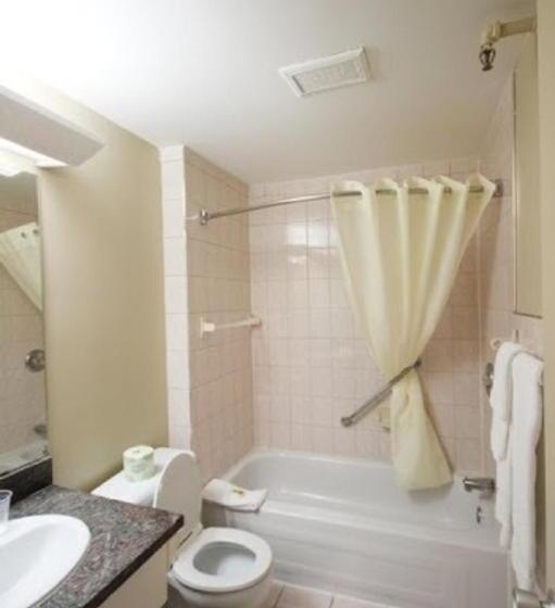 هتل Baymont By Wyndham Montreal Airport