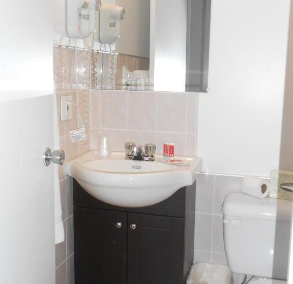 هتل Baymont By Wyndham Montreal Airport