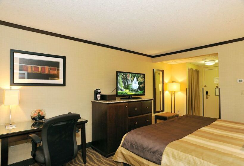 فندق Best Western Premier Denham Inn & Suites