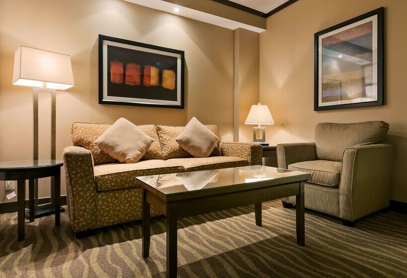 هتل Best Western Premier Denham Inn & Suites