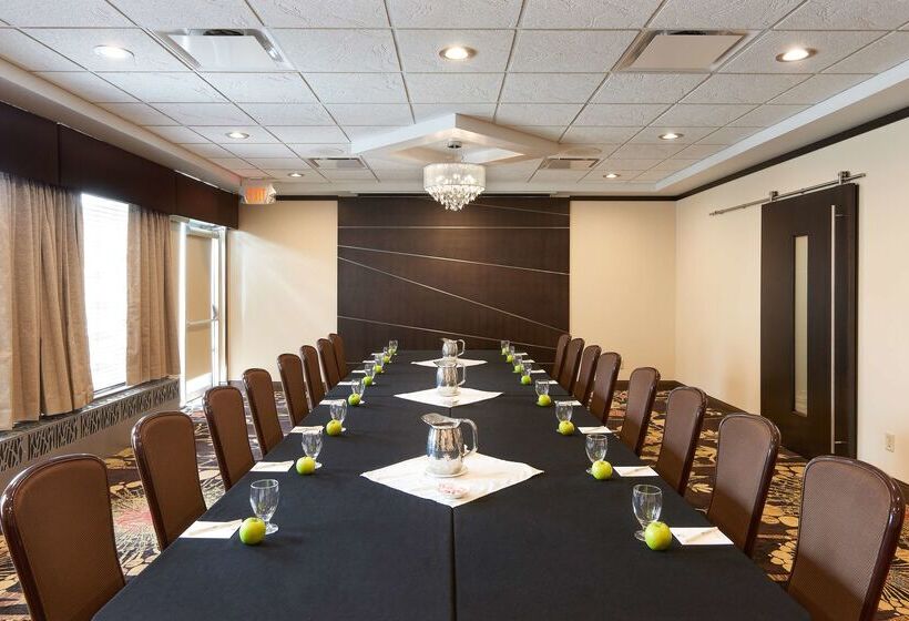 هتل Best Western Premier Denham Inn & Suites