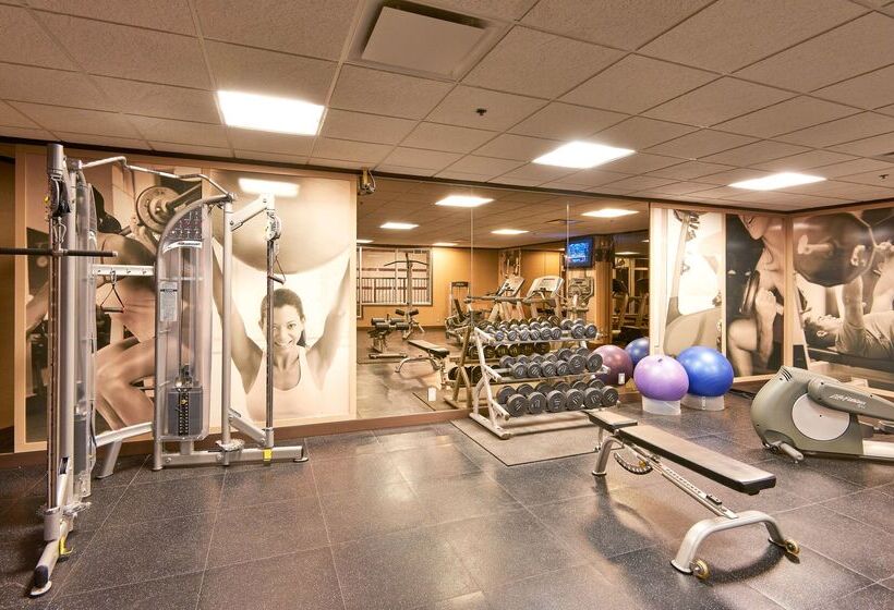 هتل Best Western Premier Denham Inn & Suites