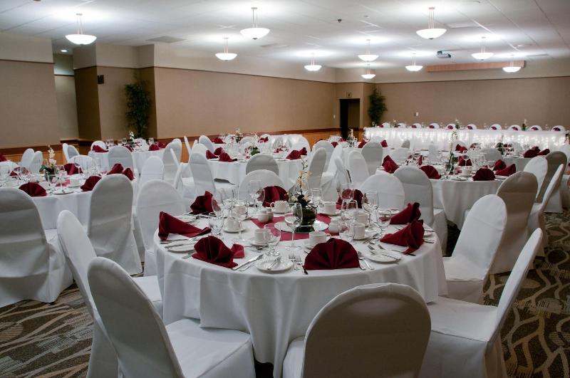 فندق Canad Inns Destination Centre Windsor Park