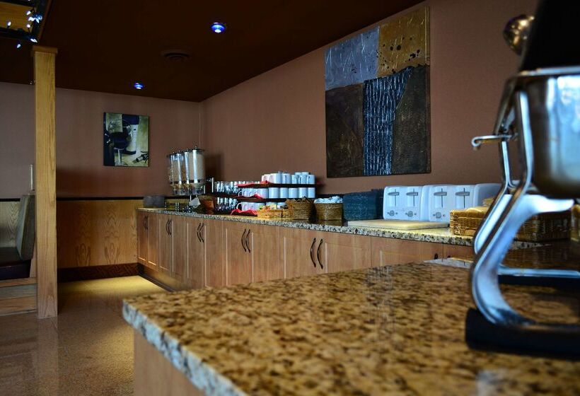 בית מלון כפרי Coast Discovery Inn