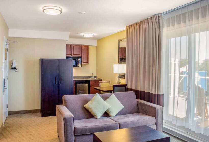 هتل Comfort Inn  Halifax