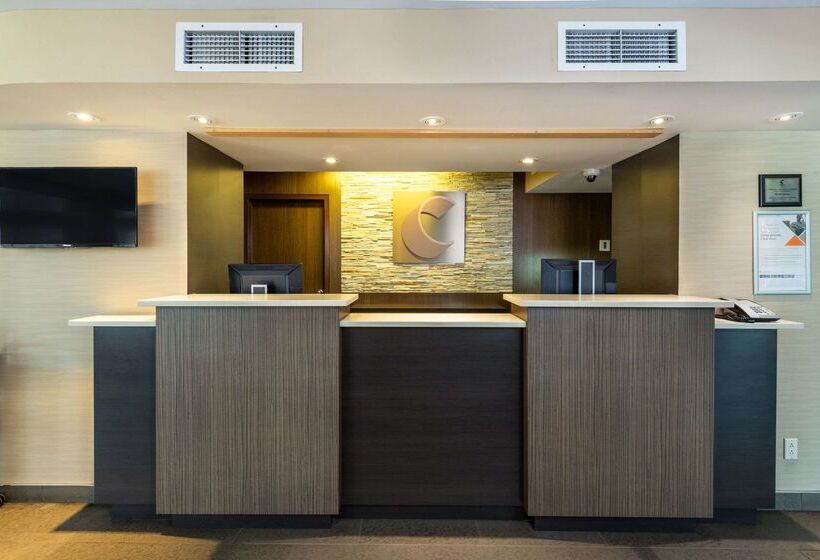 هتل Comfort Inn  Mont Laurier