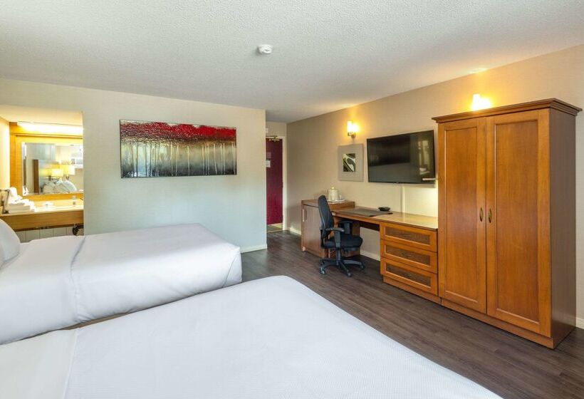 هتل Comfort Inn  Mont Laurier