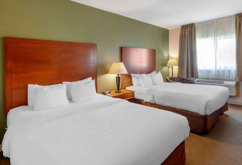 Отель Comfort Inn & Suites Thousand Islands Harbour District