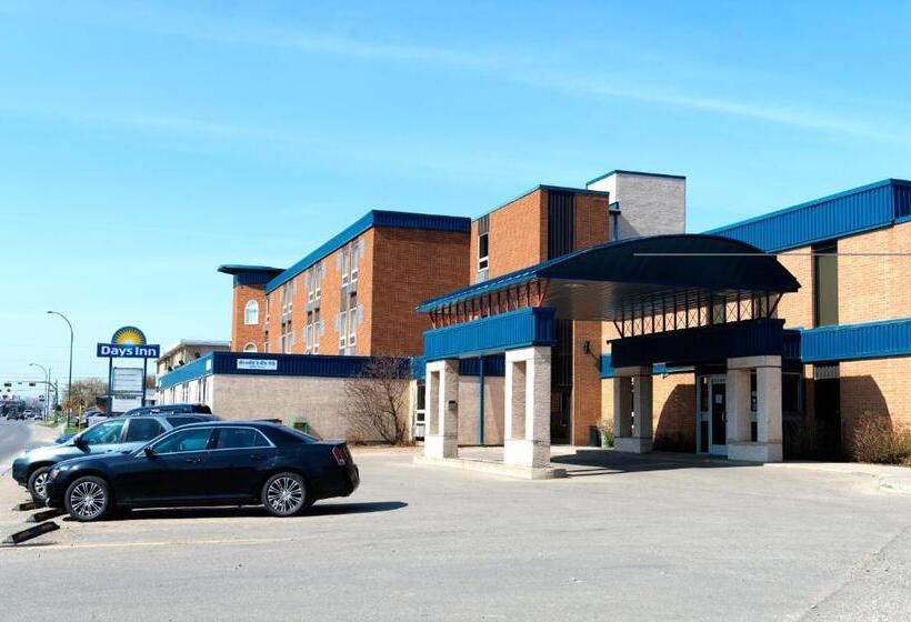 هتل Days Inn By Wyndham Estevan