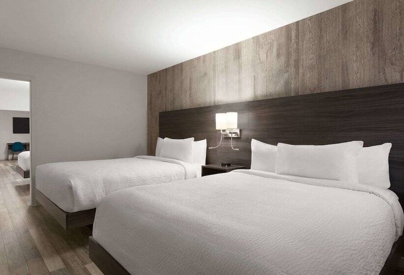 هتل Days Inn By Wyndham Saint John