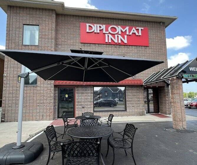 هتل Diplomat Inn