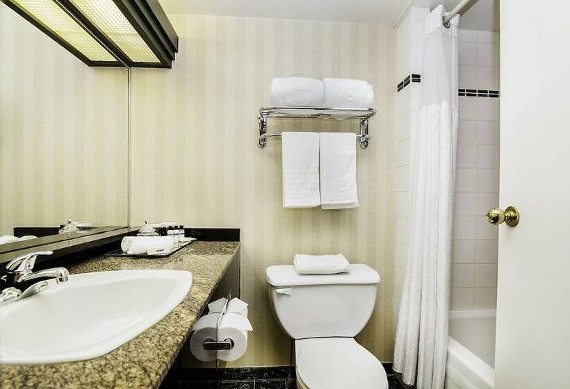 Hotel Executive Suites  & Conference Center, Burnaby