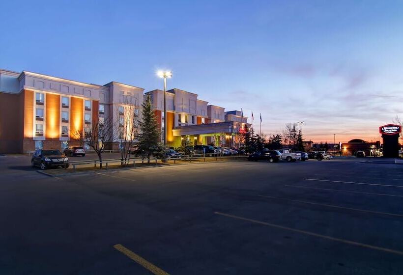 בית מלון כפרי Hampton Inn & Suites By Hilton Calgary Airport