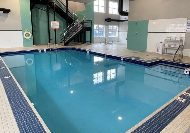 هتل Prestige Kamloops
