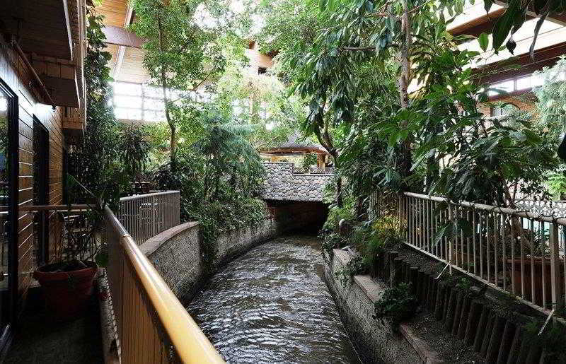 בית מלון כפרי Prestige Vernon Lodge