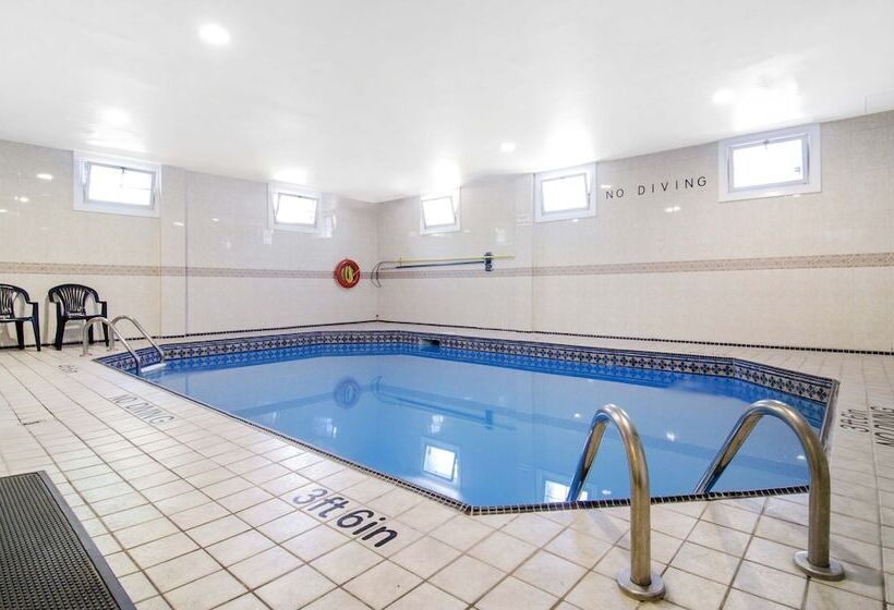 هتل Quality Inn Downtown Inner Harbour
