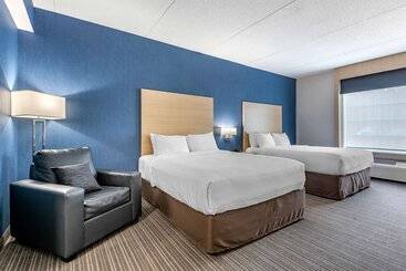 هتل Quality Inn & Suites