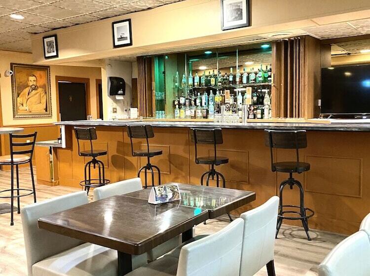 酒店 The George Dawson Inn & Conference Centre