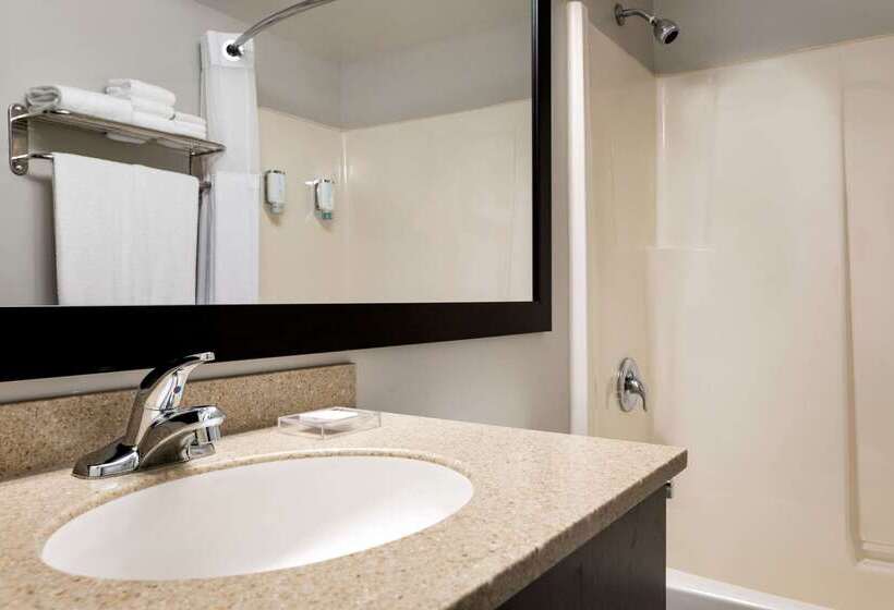 בית מלון כפרי Travelodge Suites By Wyndham New Glasgow