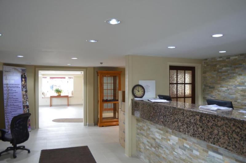 Super 8 By Wyndham Gananoque   Country Squire Resort