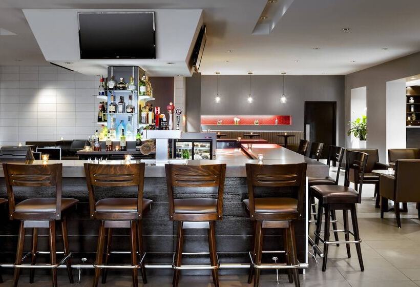 هتل Four Points By Sheraton Mississauga  Meadowvale