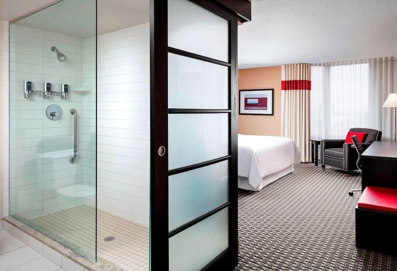 هتل Four Points By Sheraton Mississauga  Meadowvale
