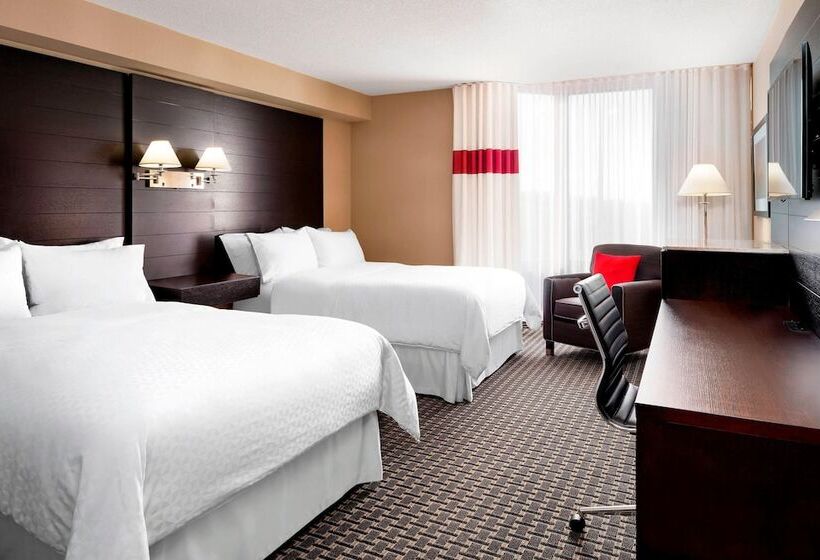 هتل Four Points By Sheraton Mississauga  Meadowvale