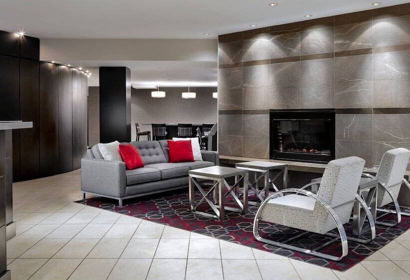 هتل Four Points By Sheraton Mississauga  Meadowvale