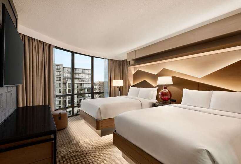 هتل Hilton Vancouver Airport