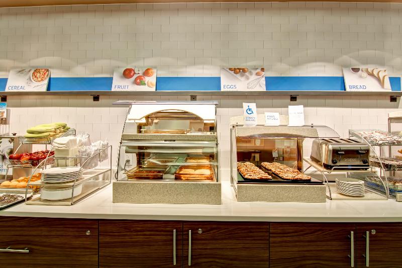 هتل Holiday Inn Express Kamloops, An Ihg