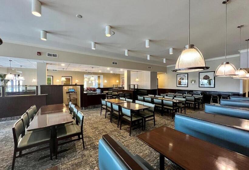 هتل Holiday Inn Toronto Airport East, An Ihg
