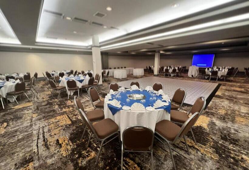 هتل Holiday Inn Toronto Airport East, An Ihg