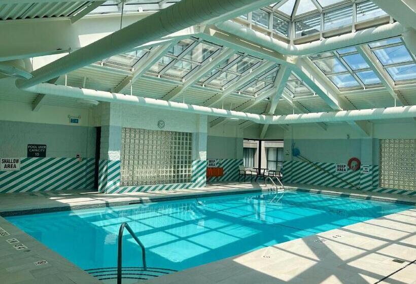 هتل Holiday Inn Toronto Airport East, An Ihg