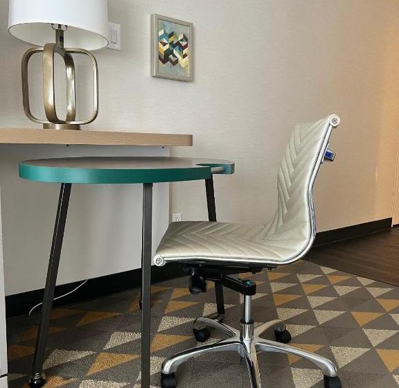 هتل Holiday Inn Toronto Airport East, An Ihg