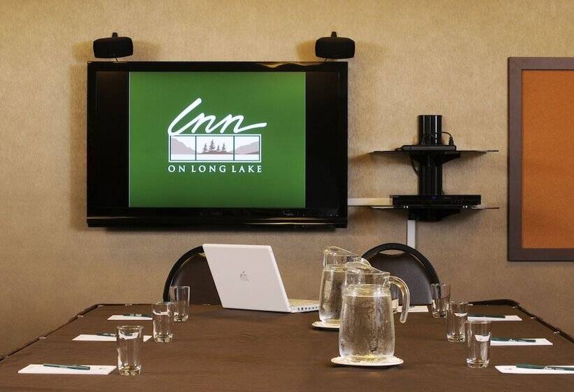 فندق Inn On Long Lake