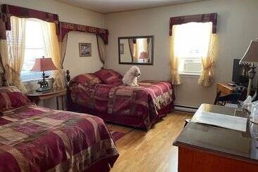 هتل Marshlands Inn