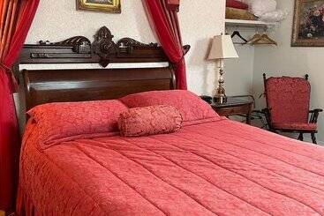 هتل Marshlands Inn
