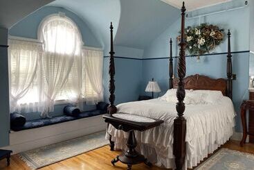 هتل Marshlands Inn