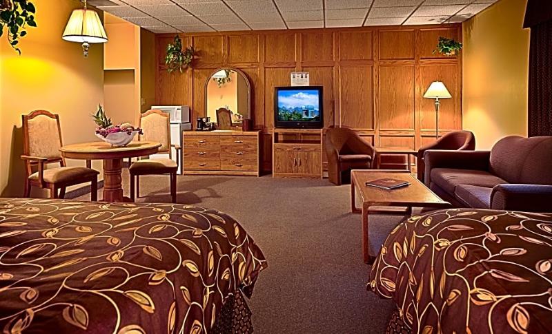 בית מלון כפרי Days Inn & Conference Centre By Wyndham Camrose Norsemen