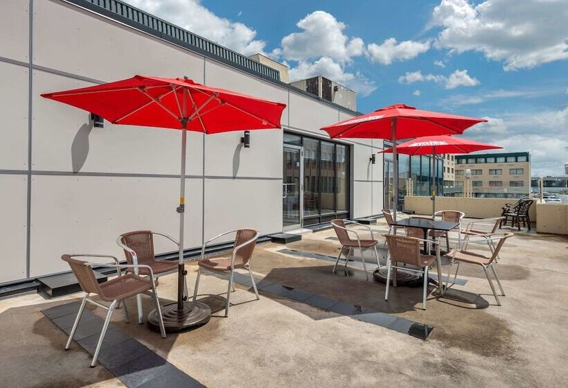 Quality Hotel Dorval Aeroport