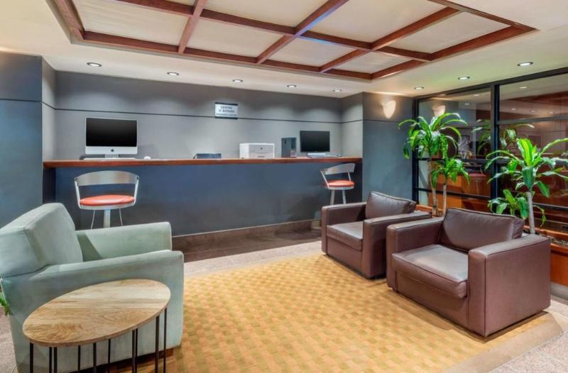 Quality Hotel Dorval Aeroport