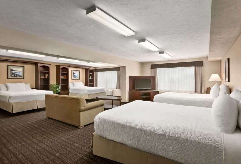 هتل Days Inn & Suites By Wyndham Moncton