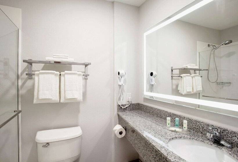 בית מלון כפרי Quality Inn & Suites