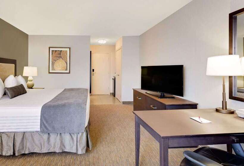 هتل Ramada By Wyndham Kamloops
