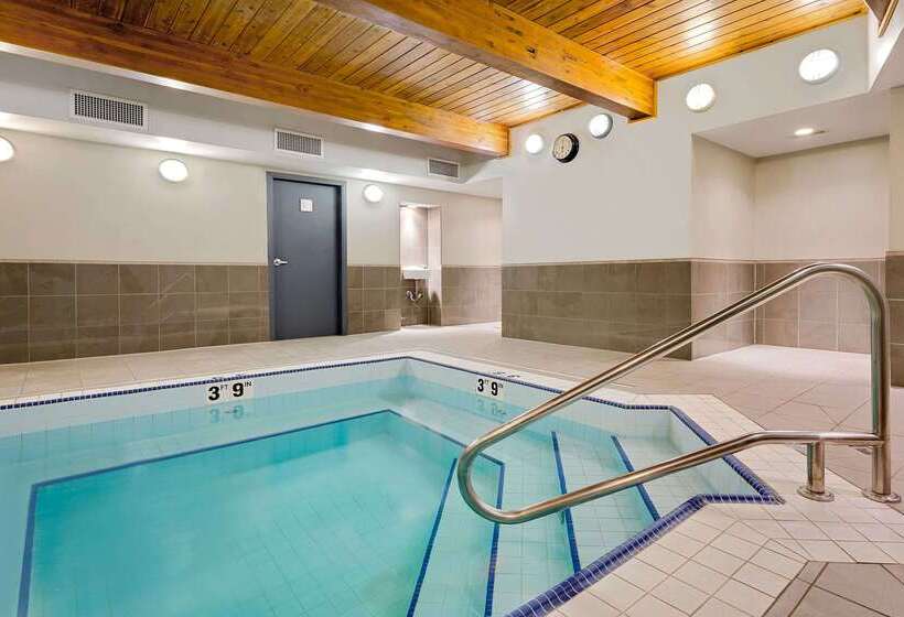 هتل Ramada By Wyndham Kamloops