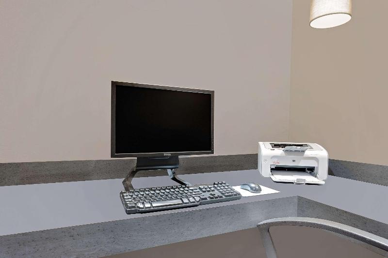 هتل Ramada By Wyndham Kamloops