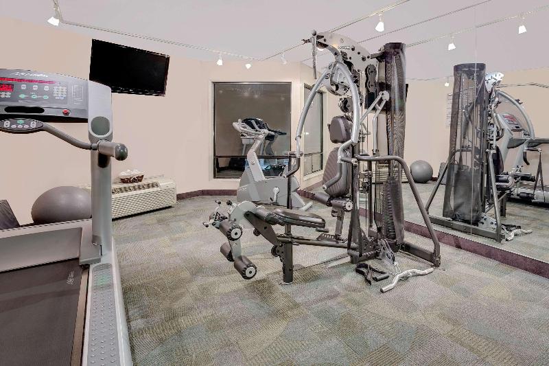 هتل Ramada By Wyndham Kamloops