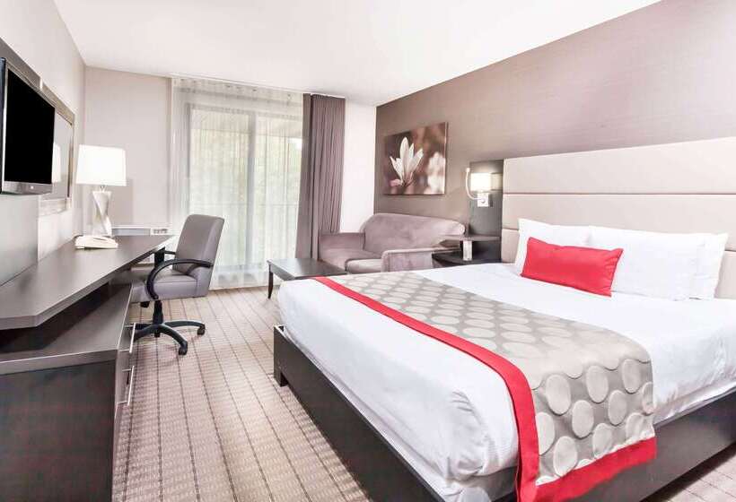 ホテル Ramada By Wyndham Ottawa On The Rideau