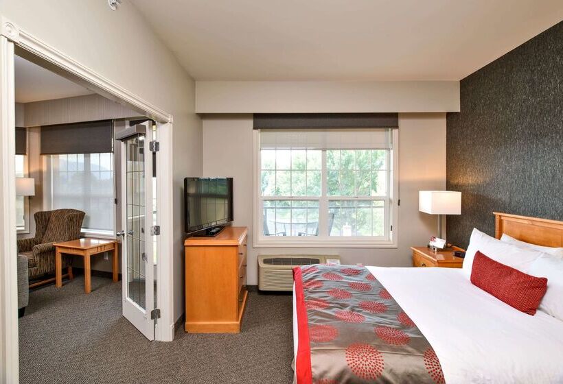 Hotel Ramada By Wyndham Penticton  & Suites