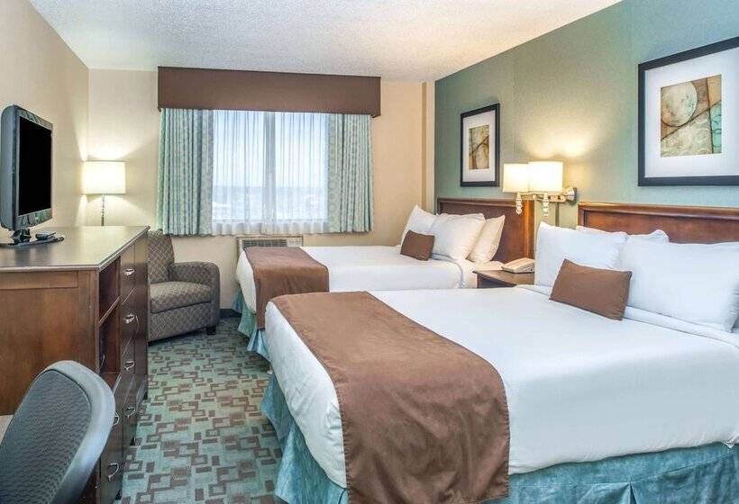 هتل Ramada By Wyndham Saskatoon